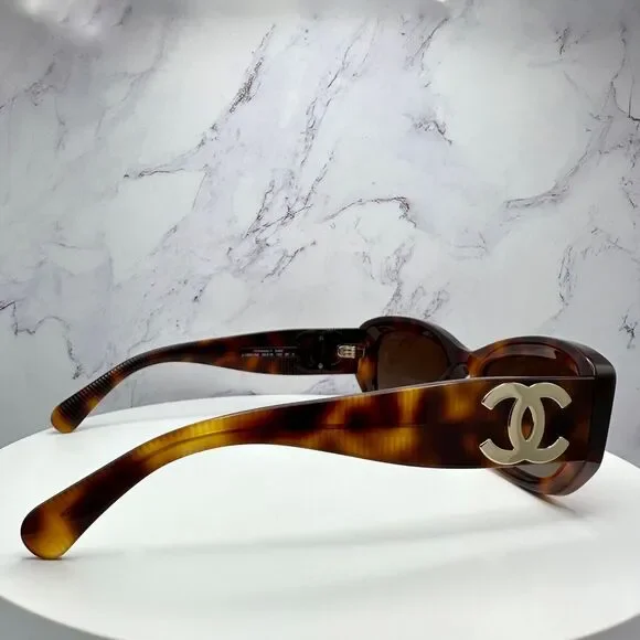 New CHANEL Sunglasses - Picture 4 of 16